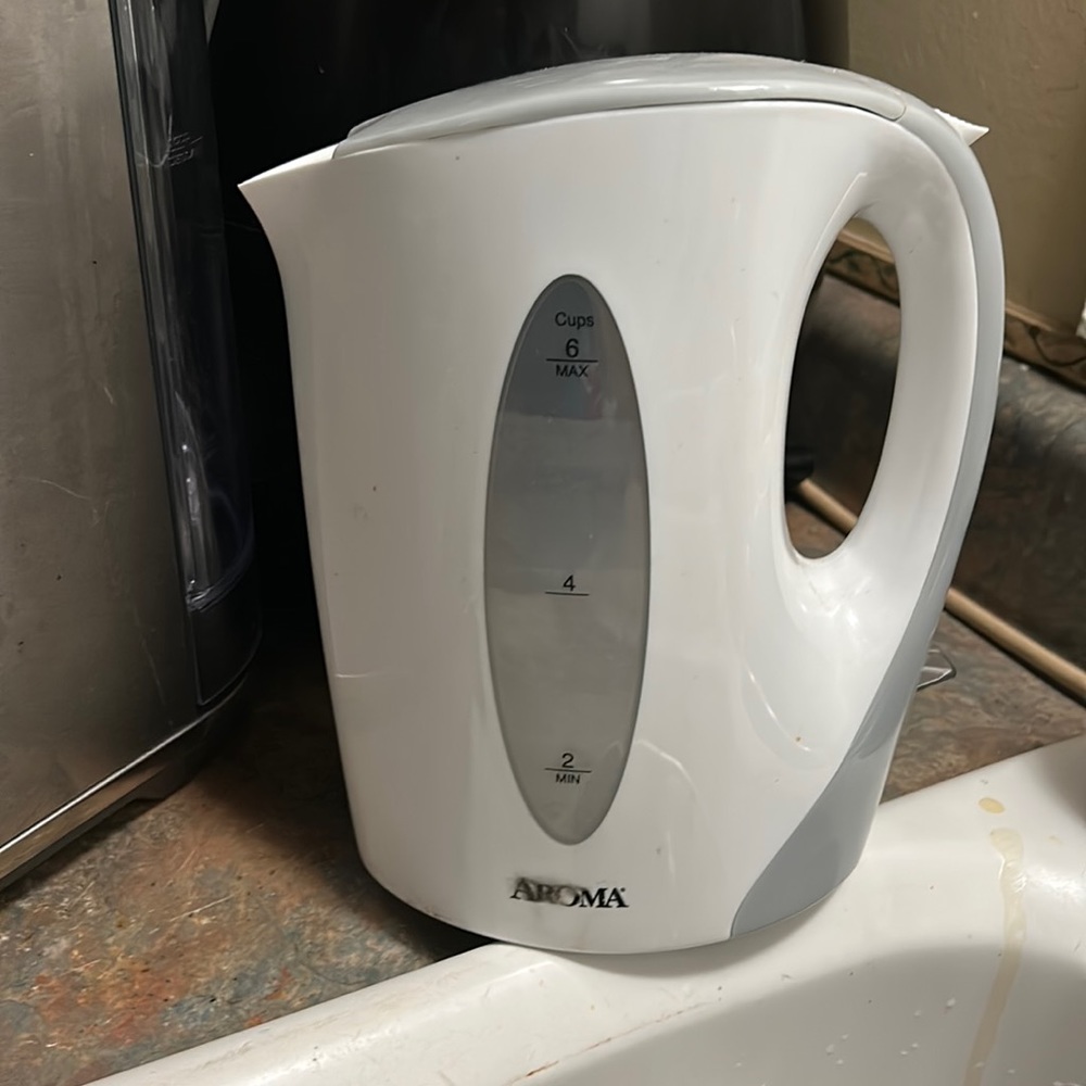 Aroma 6 cup electric kettle